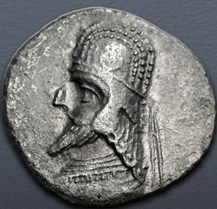 Darayan II, King of Persis, ca. 75 BCE  (Persepolis - Istakhr mint - AR Drachm)