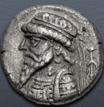 Kamnaskires V, King of Elymais, 46-45 BCE (267 SE) Seleukeia on the Hedyphon mint -  AR Drachm)