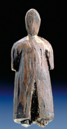 Figurine, ca. 1245 (Inuit/European exchange) Canadian Museum of History, Gatineau, QC, KeDq-7:325 ; 2104 