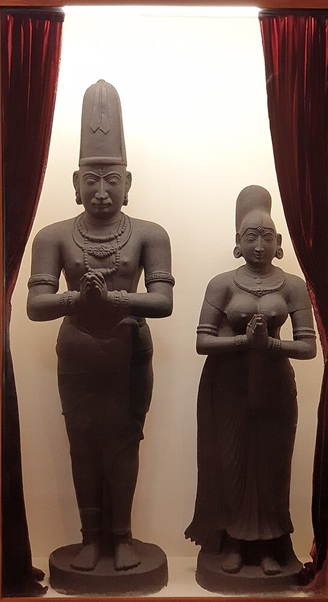 Emperor Achyutadevaraya and Empress Varadarajamma, ca. 1530 (Chandragiri Fort - Andhra Pradesh) 